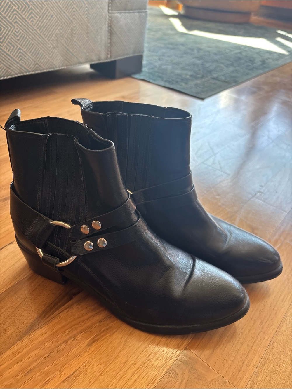 Steve Madden Black Leather Ankle Booties